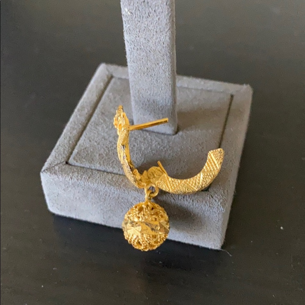 Gold earrings - Picture 4 of 4